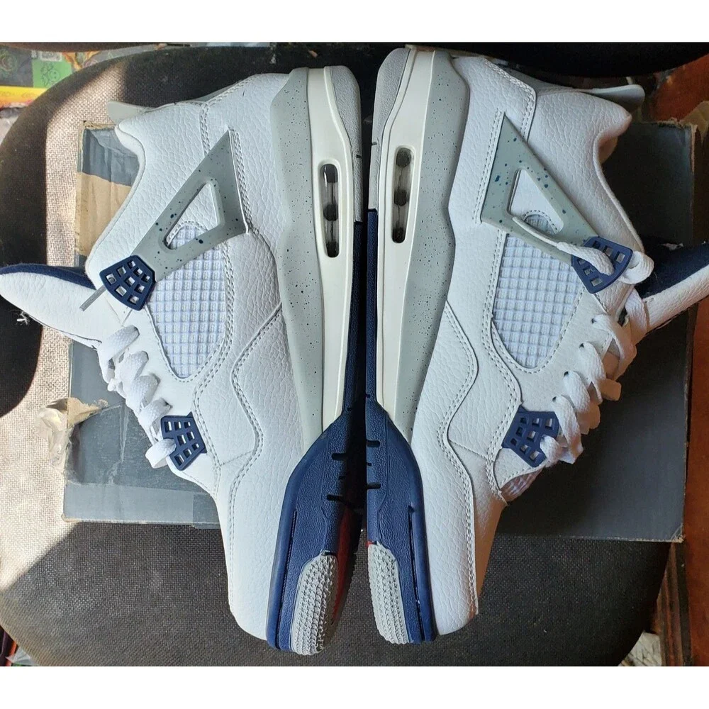 Jordan 4 Retro Midnight Navy. Size 10